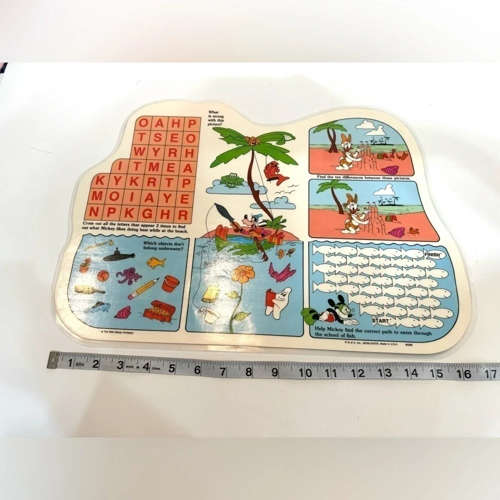 1980’s VTG Walt Disney Company Minnie Daisy Mickey Laminated Placemat 16.5”x12